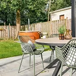 Gorgeous Home In Heinkenszand With Wifi